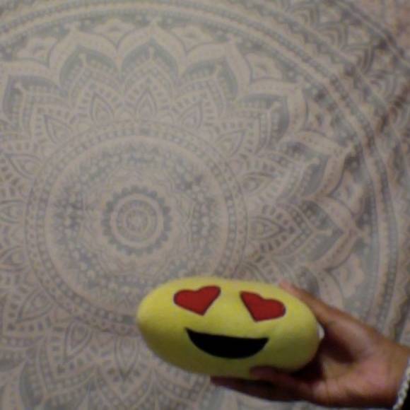 Hearty Emoji Plush Toy - Picture 1 of 3